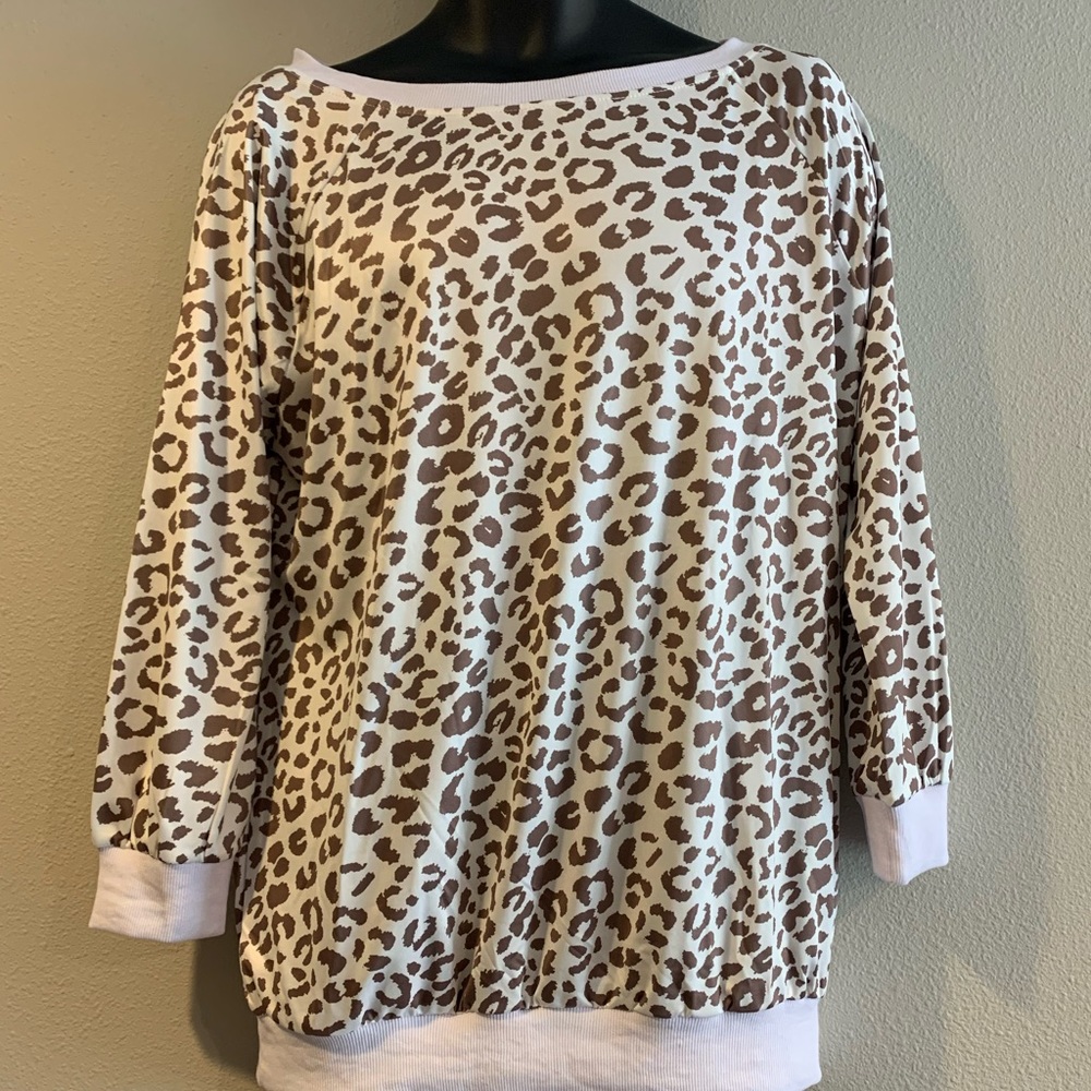 Comfy silk cheetah top.